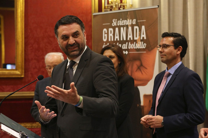 Junta y Ayuntamiento de Granada impulsan un nuevo bono turístico para visitar la Alhambra y aumentar el número de pernoctaciones